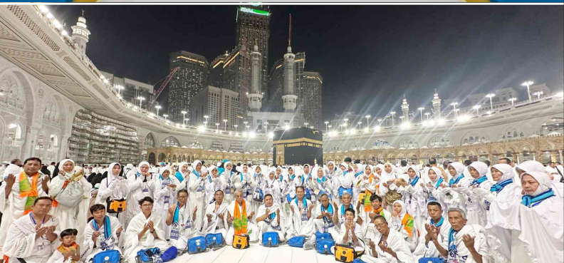 Jamaah Umroh PT Antrav Mustika Musafir Menjalani Ibadah di Makkah